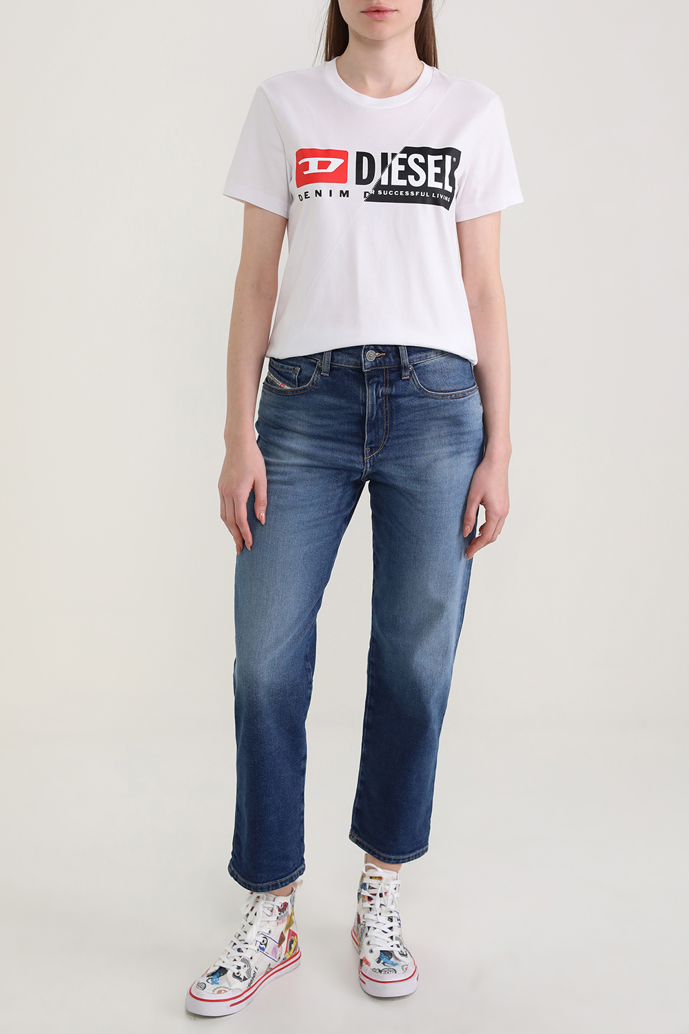 מכנסי ג'ינס בויפרנד במראה משופשף DIESEL